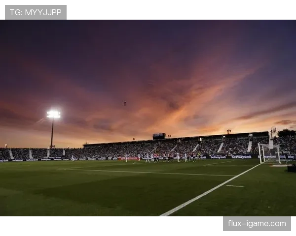 西甲球场魅力无限：探寻各大球场背后的历史与文化积淀