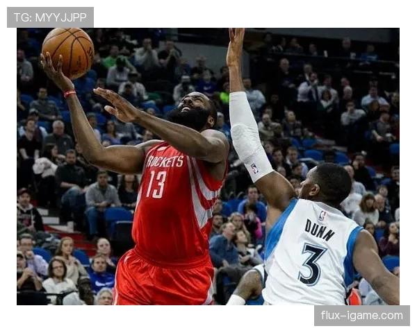 约翰·斯通斯：三冠王赛季关键作用与生涯巅峰解析