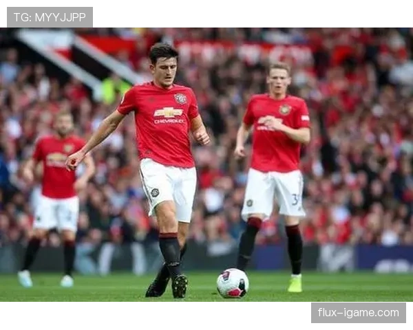 范戴克与拉莫斯:中卫出球重心从后场推进转向体系分担 范戴克与拉莫斯:中卫出球重心从后场推进转向体系分担