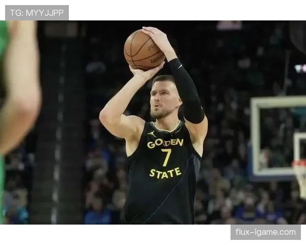 波尔津吉斯无球牵制力改变对手防守布局